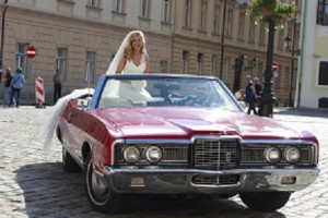 weddings-in-croatia-rent-a-car-oldtimer-car-wedding-planner-antropoti-ford-LTD290